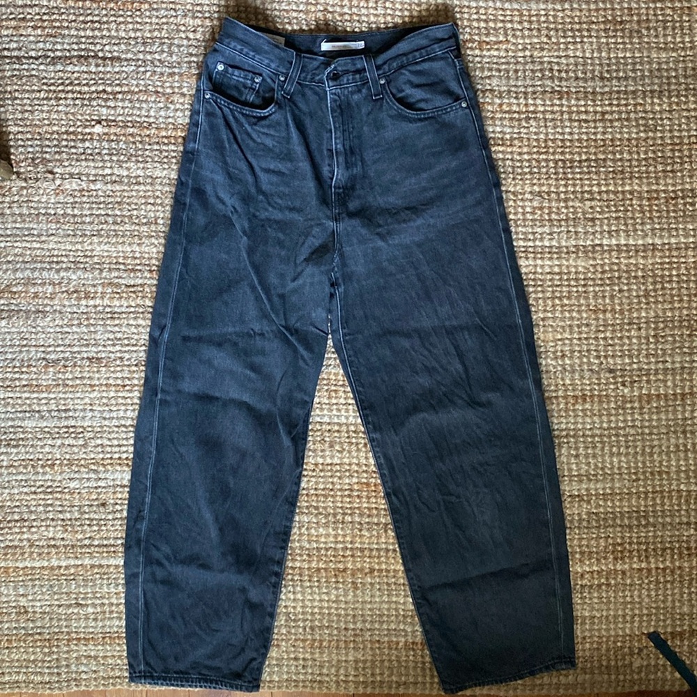 WASHED BLACK LEVI BALLOON LEG JEAN SZ 27x26